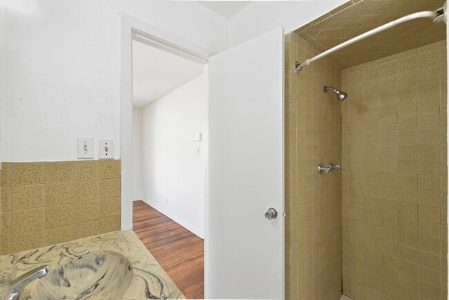 Building Photo - 7138 Mobud Dr