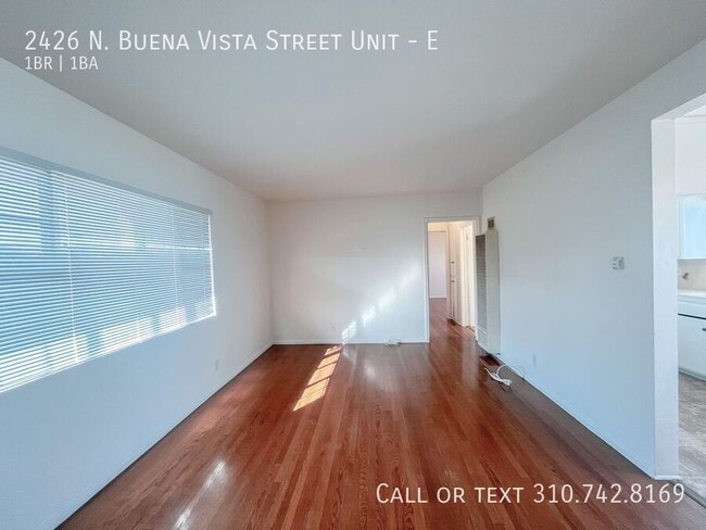 Building Photo - 2426 N Buena Vista St