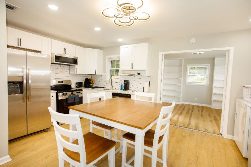 Building Photo - 3410 Lancing Ct
