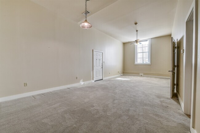 Building Photo - 2309 Harborside Dr