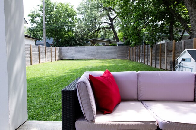 Building Photo - 507 S Park Dr