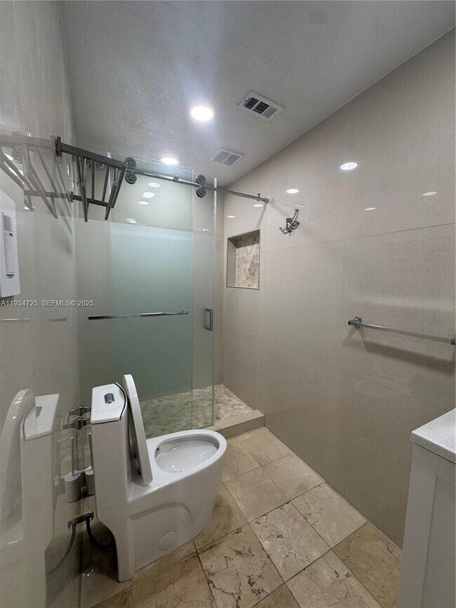 Building Photo - 17324 NW 63rd Ave