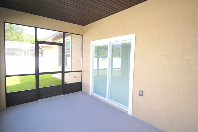 Building Photo - Luxury 4 Bed 2 Bath Townhome in Cypress Kn...