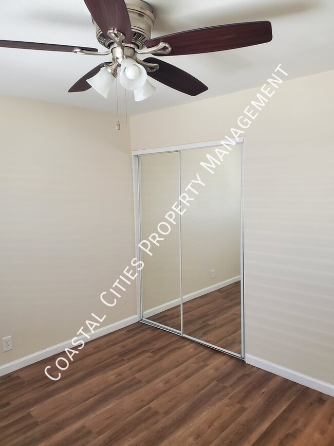 Building Photo - 2429 College Ln