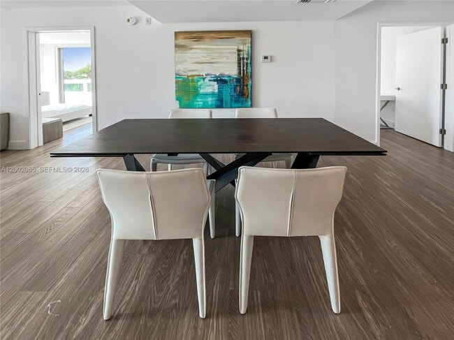 Building Photo - 1025 92nd St