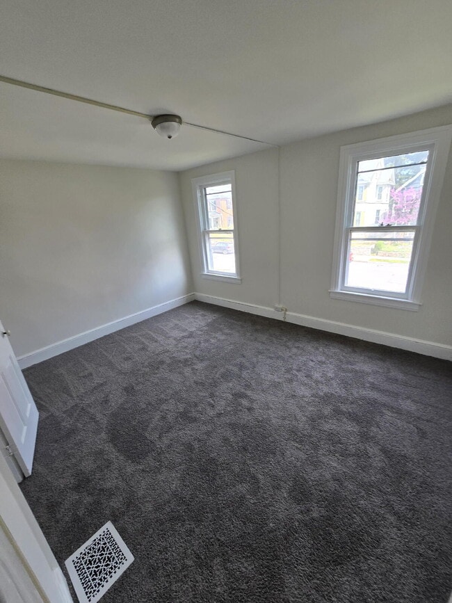 Building Photo - "Charming 3-Bedroom Home in Chambersburg - 1290 Sq Ft of Cozy Living!"