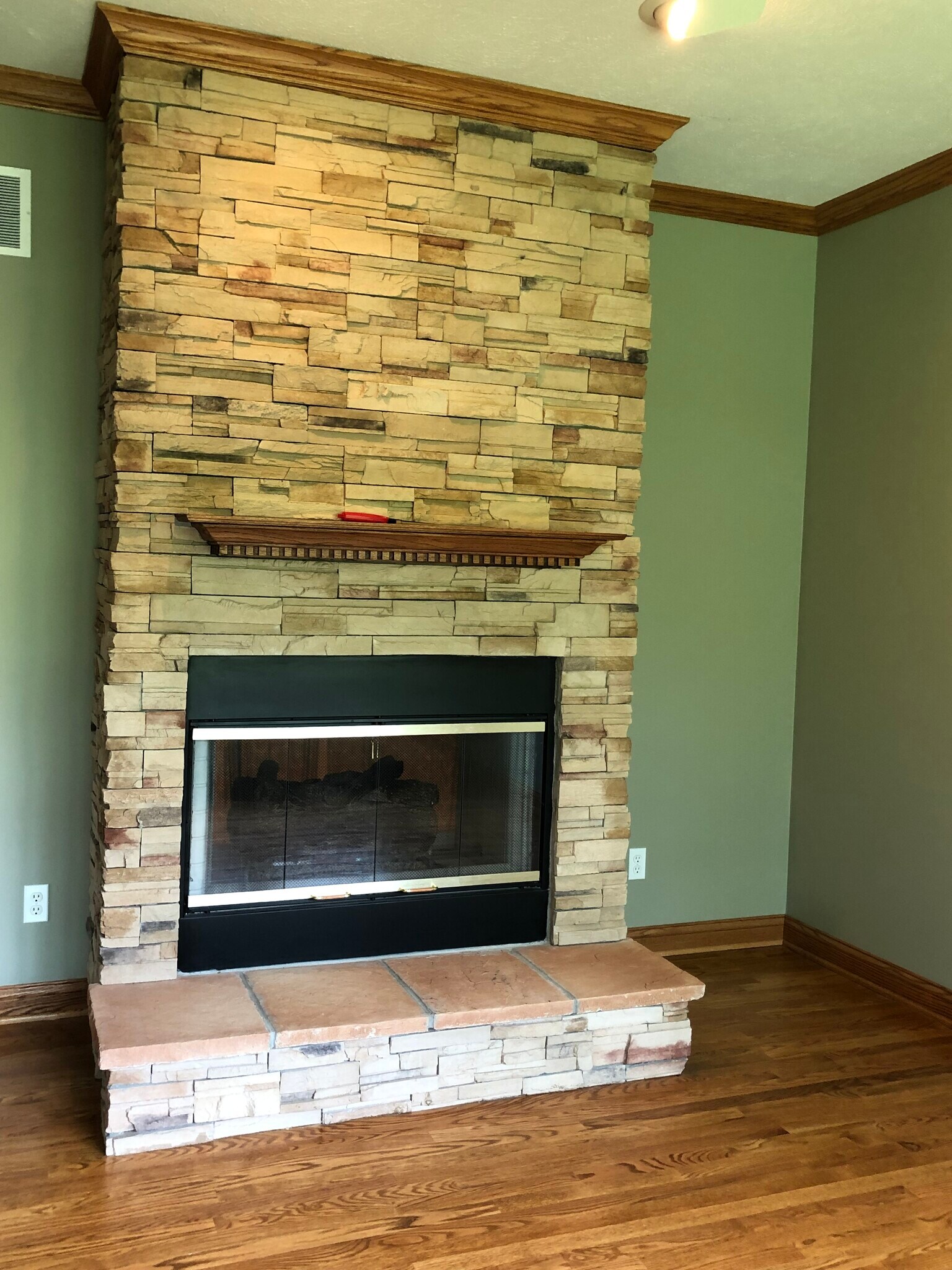 Building Photo - 859 Clearwater Cv W