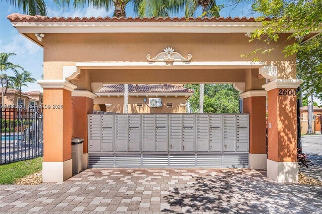 Building Photo - 2712 SW 120th Terrace