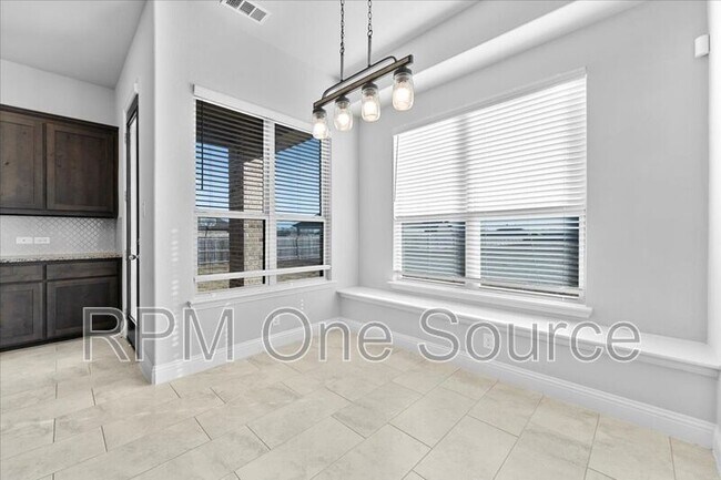 Building Photo - 6320 Starr Dr.