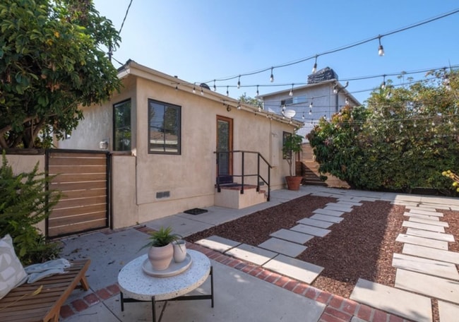 Building Photo - COMPLETELY REMODELED 2 BEDROOM 2 BATH HOUSE