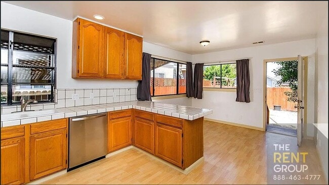 Building Photo - 242 Jackson Ave