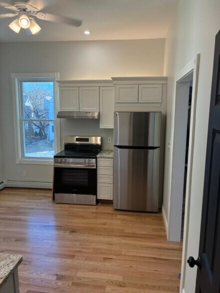 Building Photo - 706 Beech St