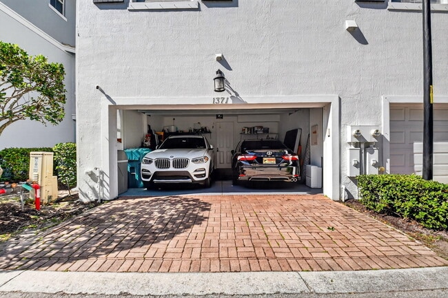 Building Photo - 1371 Vía De Pepi