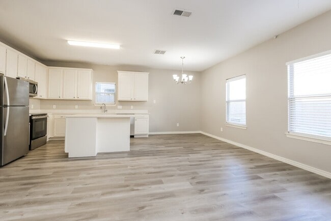 Building Photo - 10110 Berrybriar Ln