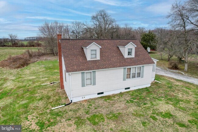 Building Photo - 1111 Bayview Rd