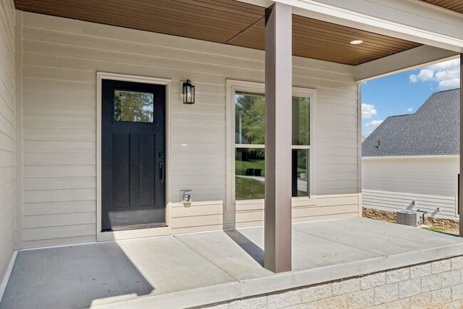 Building Photo - 827 Oconnor St