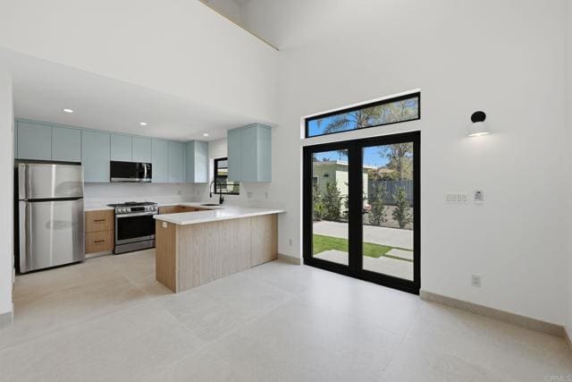 Building Photo - 1065 Buena Vista Way