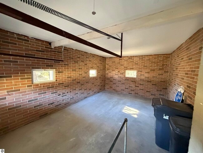 Building Photo - 8334 M-113