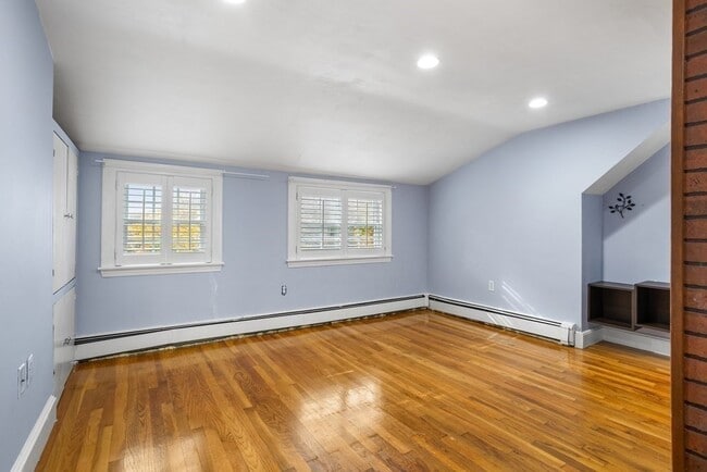 Building Photo - 140 Lowell St