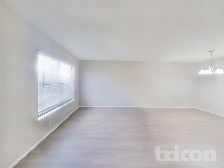 Building Photo - 6850 Misty Field Dr