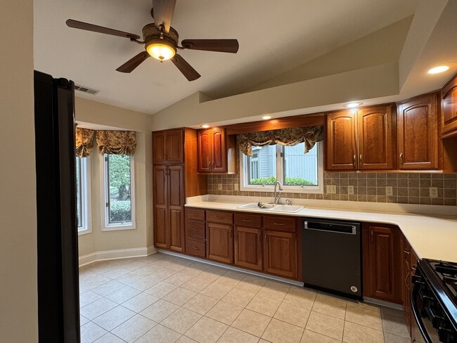 Building Photo - 128 Bokoshe Cir