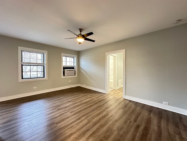 Building Photo - 735 Judson Ave