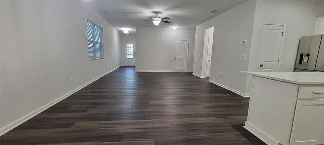 Building Photo - 36 Laurel Dr E