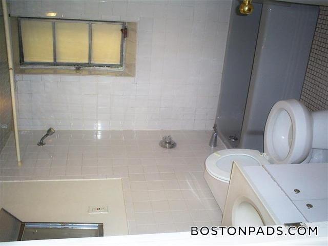 Building Photo - 107 Gordon St