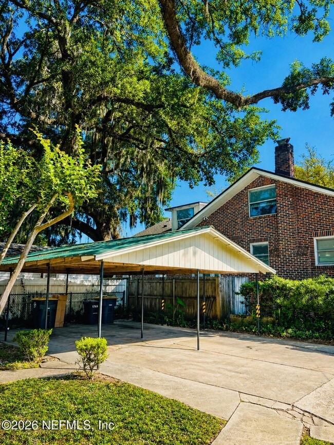 Building Photo - 1765 Canterbury St