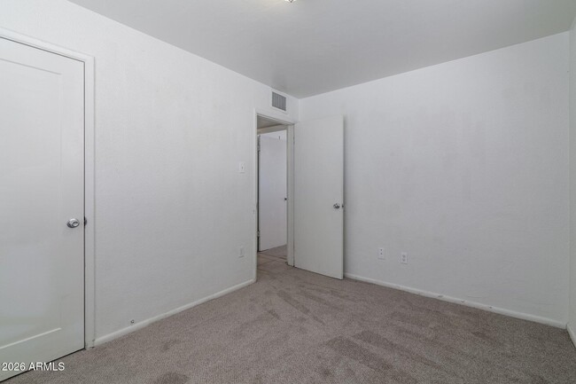 Building Photo - 1335 E Broadway Rd