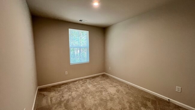 Building Photo - 243 Christiana Ln