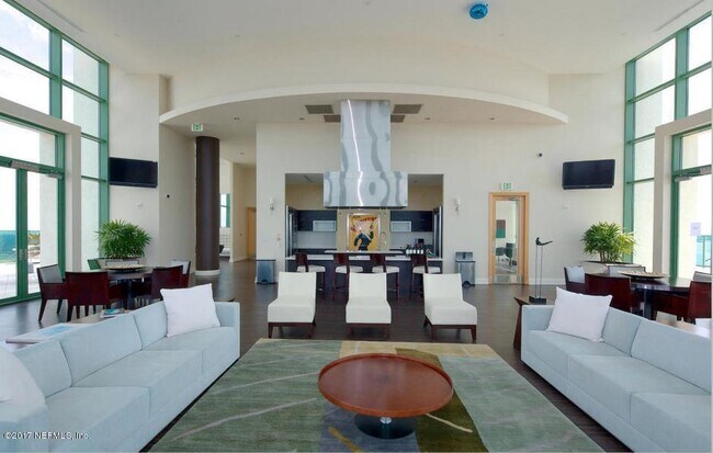 Building Photo - 1431 Riverplace Blvd