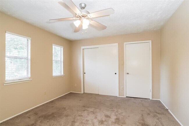 Building Photo - 19403 Half Moon Ct