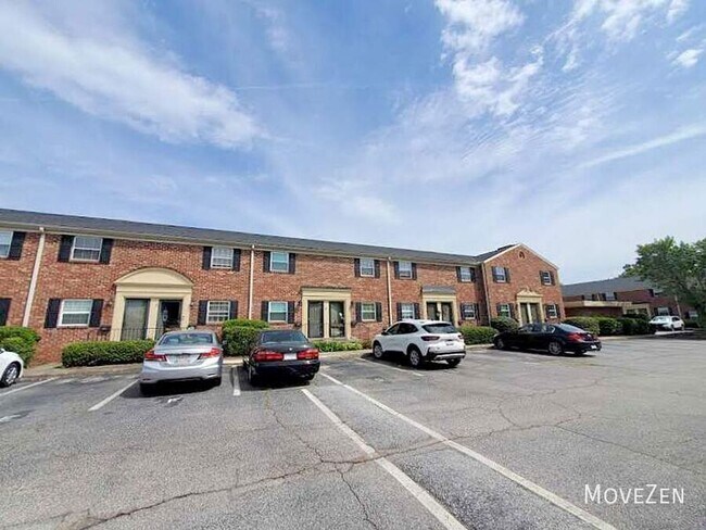 Building Photo - 2530 E North St