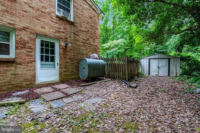 Building Photo - 5315 Summit Dr