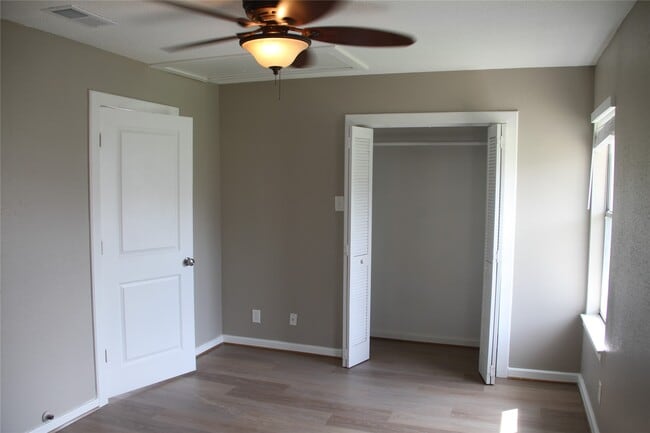 Building Photo - 5400 Sheldon St