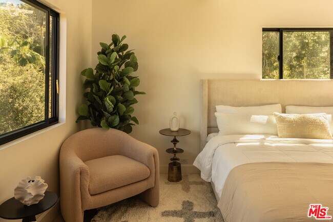 Building Photo - 7802 Torreyson Dr