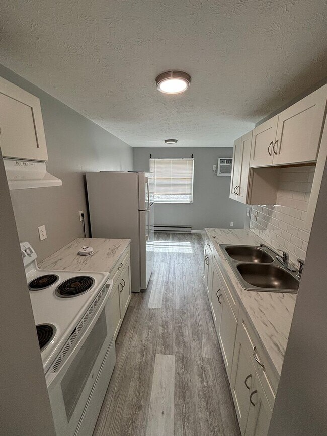 Building Photo - 4430 Glendale Dr