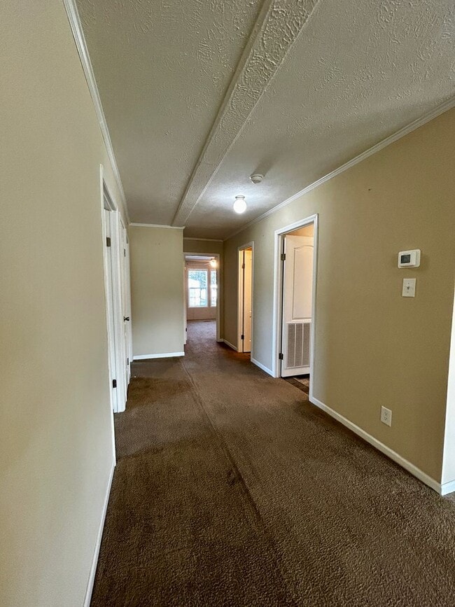 Building Photo - 3 Bedroom/2 bathroom home for rent