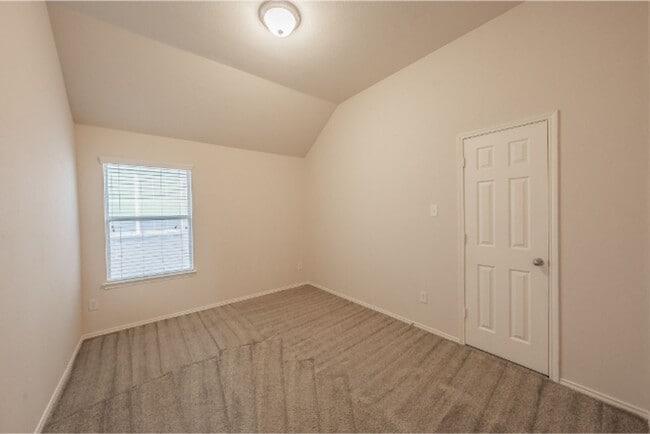 Building Photo - 9916 Channing Rd