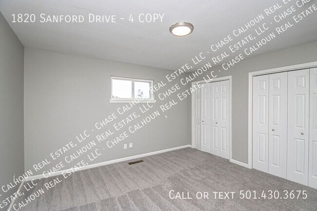 Building Photo - 1820 Sanford Dr