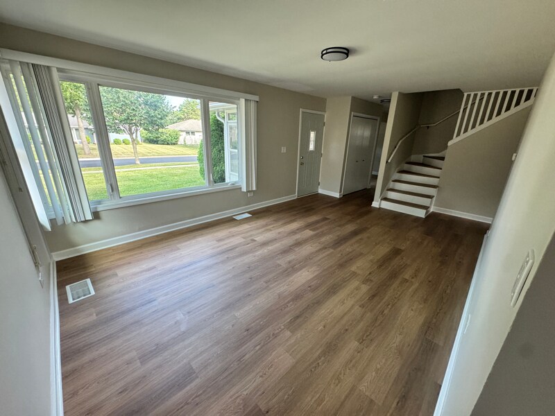 Building Photo - 2605 Oriole Ln