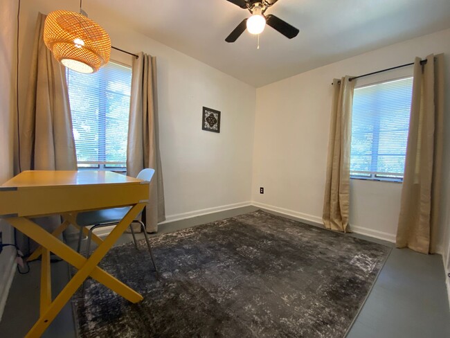 Building Photo - 2/1 Bungalow in the Heart of Audubon Park!!!