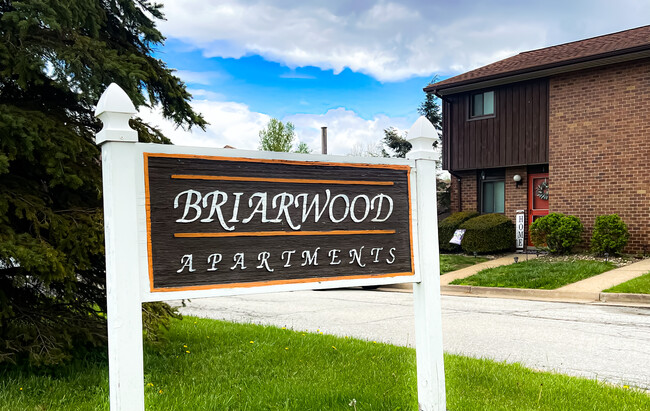 Primary Photo - Briarwood Townhouses