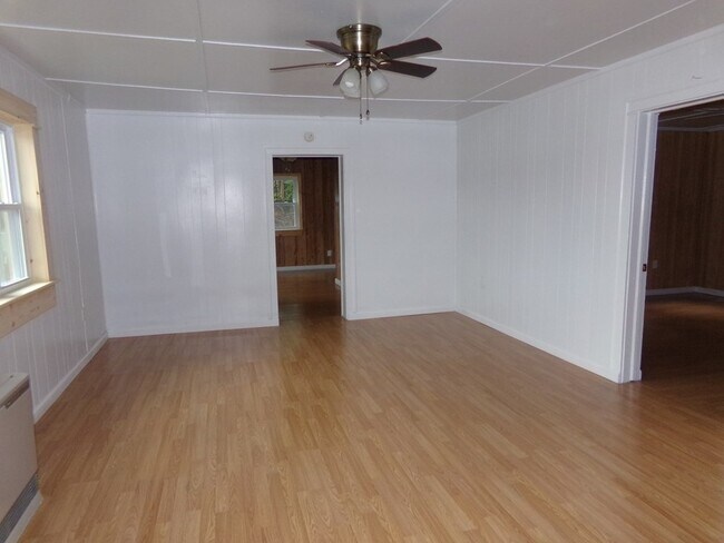Building Photo - 35561 Belle Haven Rd