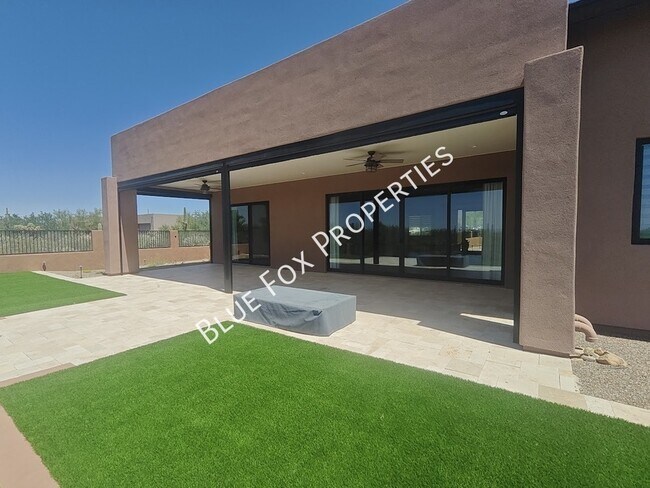 Building Photo - 13037 N Red Quail Pl