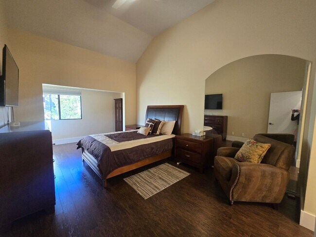 Building Photo - Furnished, 1-Year Long-Term Rental