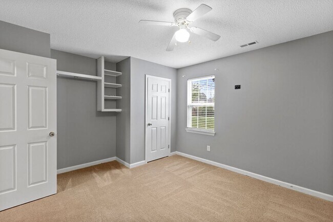 Building Photo - Adorable Home in Horse Creek Farms!