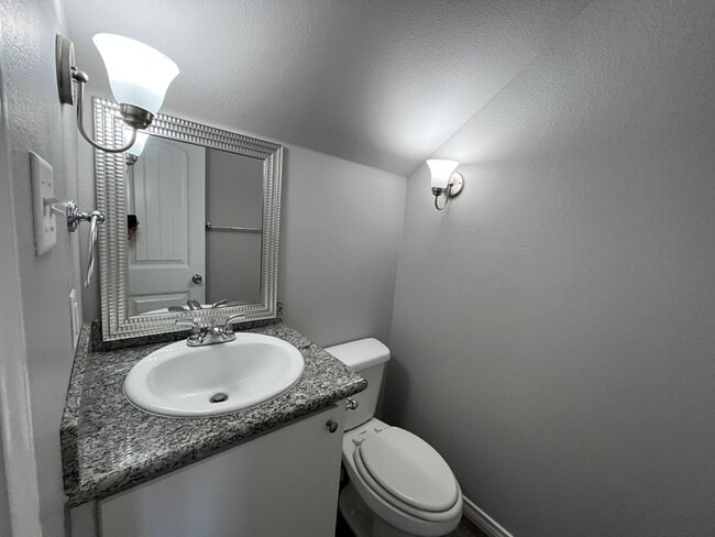 Building Photo - 3416 Itasca St