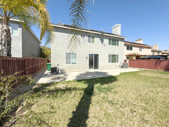 Building Photo - AVAILABLE NOW! 5 Bedroom, Cut-DeSac Home for Rent in a Beautiful, Murrieta Community!